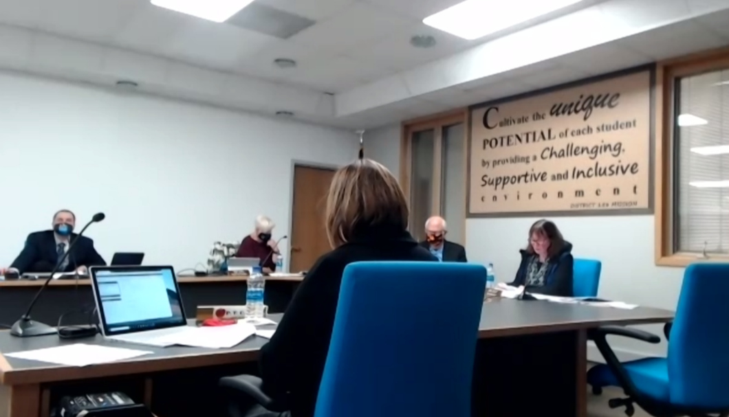 District 158 Board discusses issues