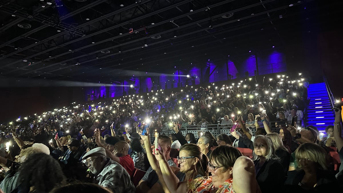 Fans celebrate Michael Jackson's birthday in his hometown - The Lansing  Journal